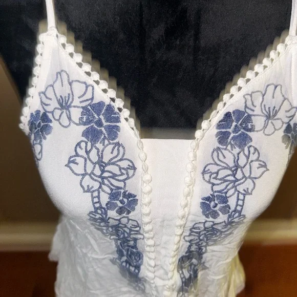 White and Blue Floral Embroidered Women's Top - Picture 12 of 12